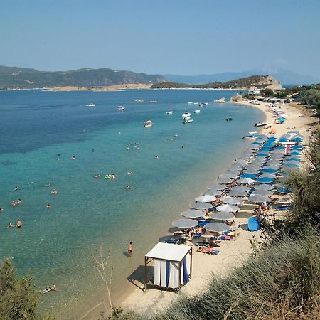 Hotel Ismini Amoliani Bagian luar foto