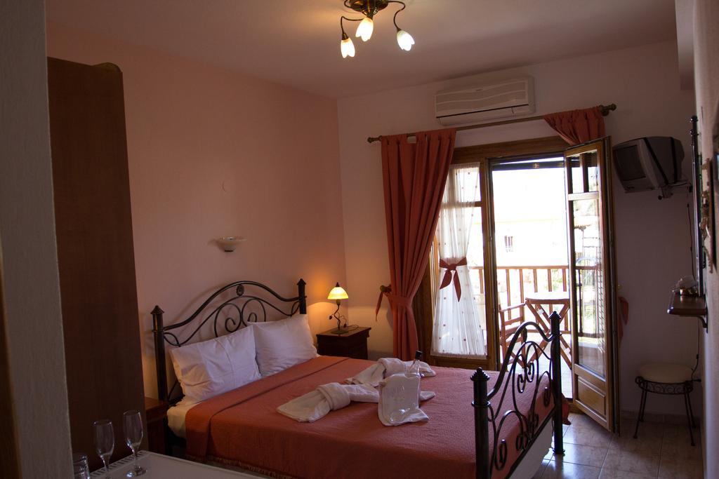 Hotel Ismini Amoliani Ruang foto