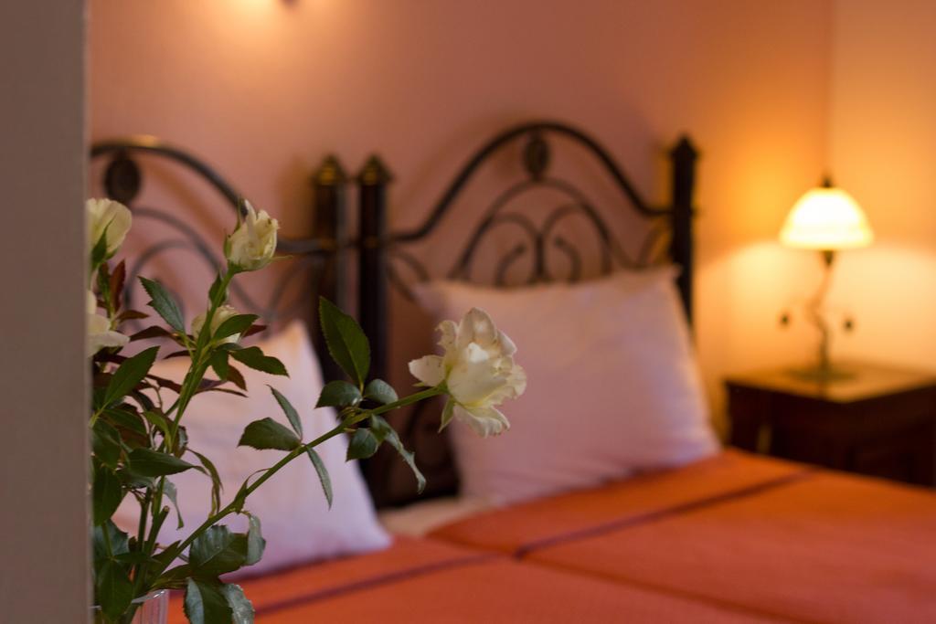 Hotel Ismini Amoliani Bagian luar foto